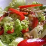 Salata od riže s paprikom i rajčicom