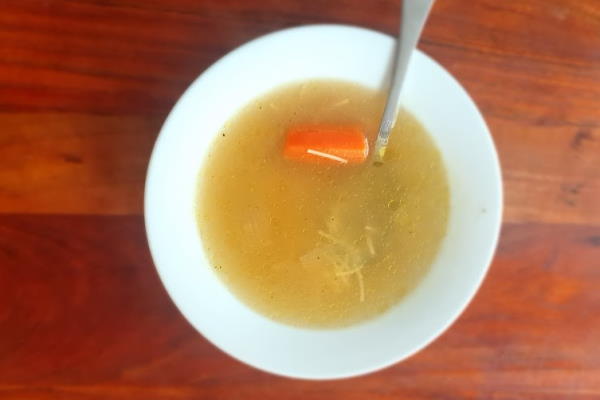 Jednostavna pileća juha