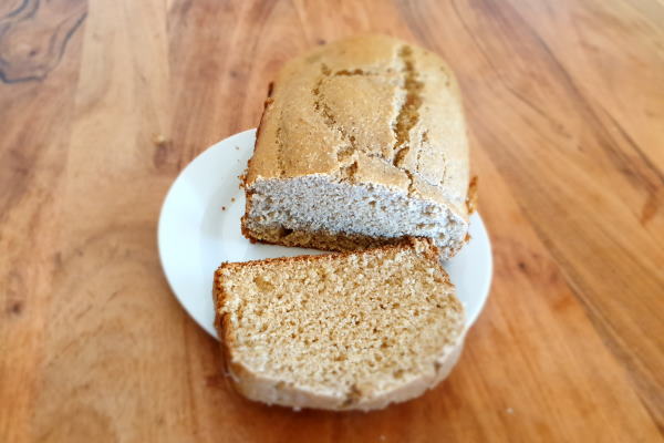 Kruh od kukuruznog i krušnog brašna bez kvasca s praškom za pecivo
