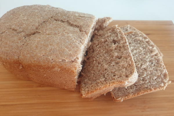 Integralni kruh iz pekača