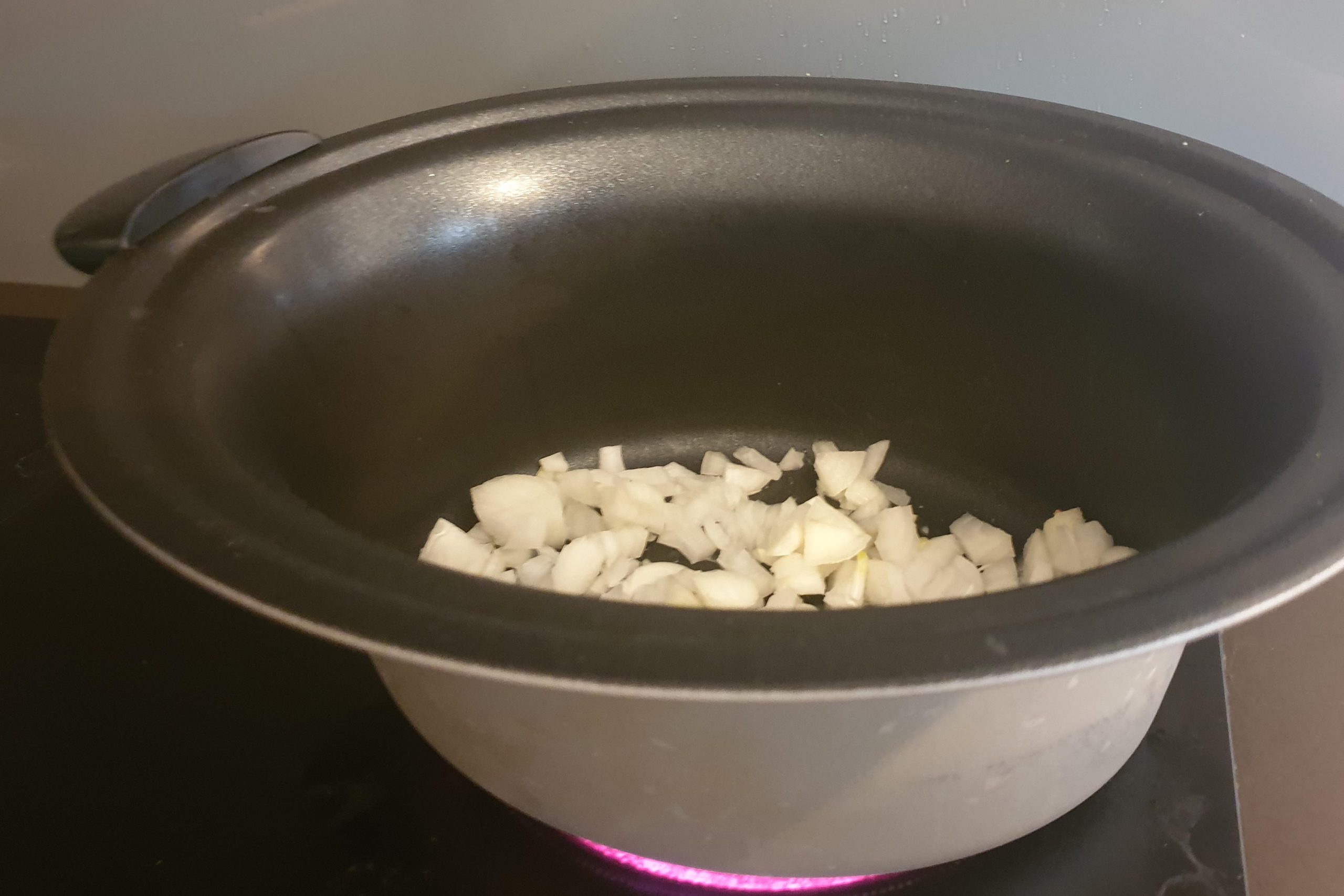 Pileći paprikaš od bataka u u sporom kuhalu – Slow Cooker