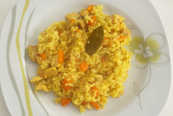 Riža s piletinom i kurkumom