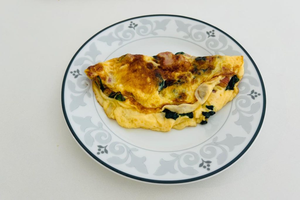 Omlet sa slaninom i špinatom
